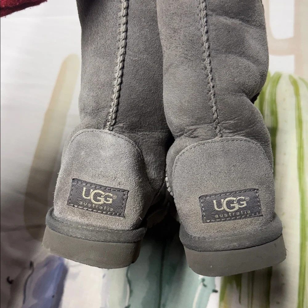 UGG Charcoal gray Suede Boots size 5